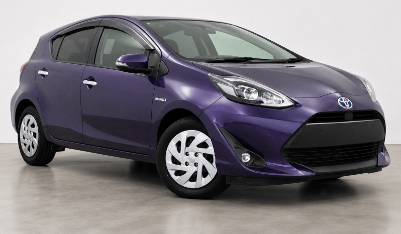 2018 Toyota Aqua DAA-NHP10